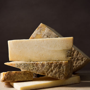 Cabot Clothbound Cheddar cow's milk cheese Jasper Hill Farm