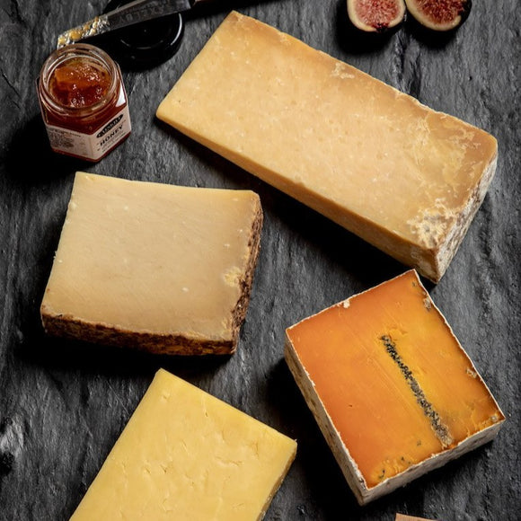 https://saxelbycheese.com/cdn/shop/products/Saxelby-152_americancheddarflightslatewithaccompanimentswebsize_580x.jpg?v=1606650178